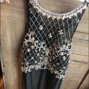 Floor length, homecoming/prom dress